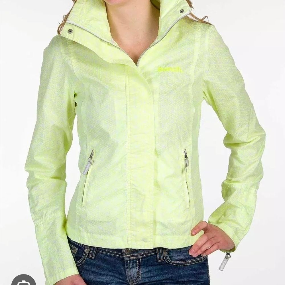 Bench Barbeque Women's Neon Yellow Ski Jacket NWT